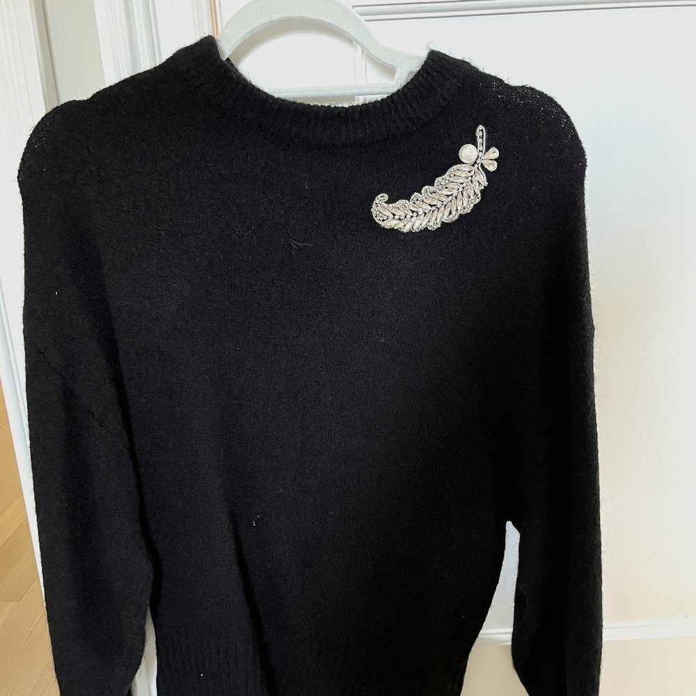 H&M Sweater with Rhinestone and Pearl Brooch